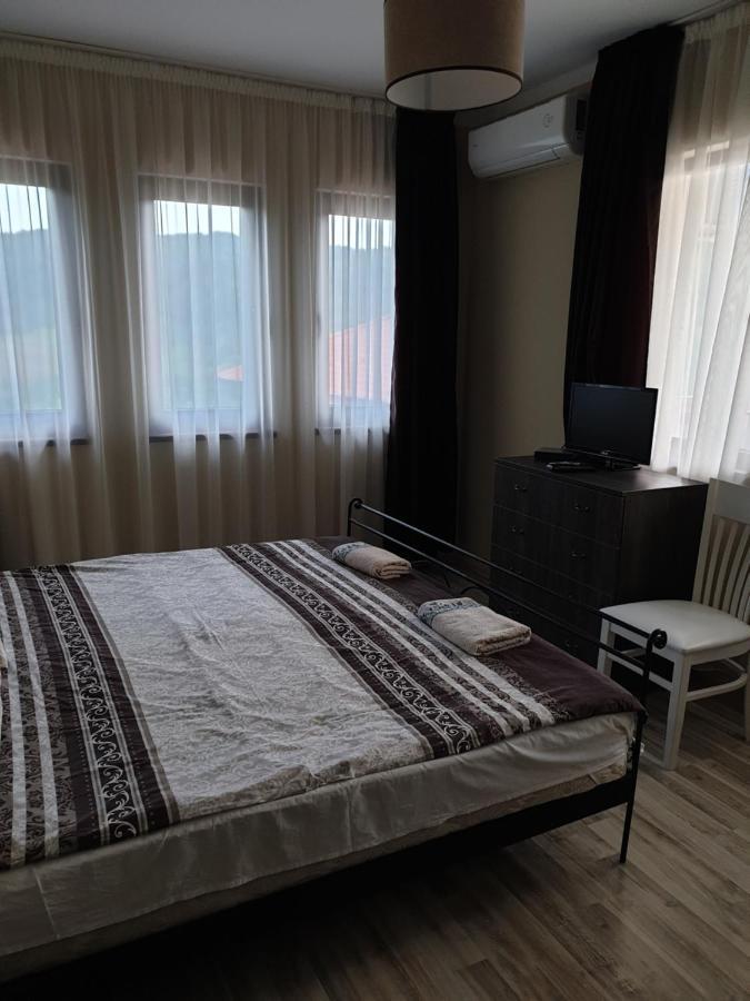 Бадевски Рай-Къща Любов Badevtsi Exterior foto