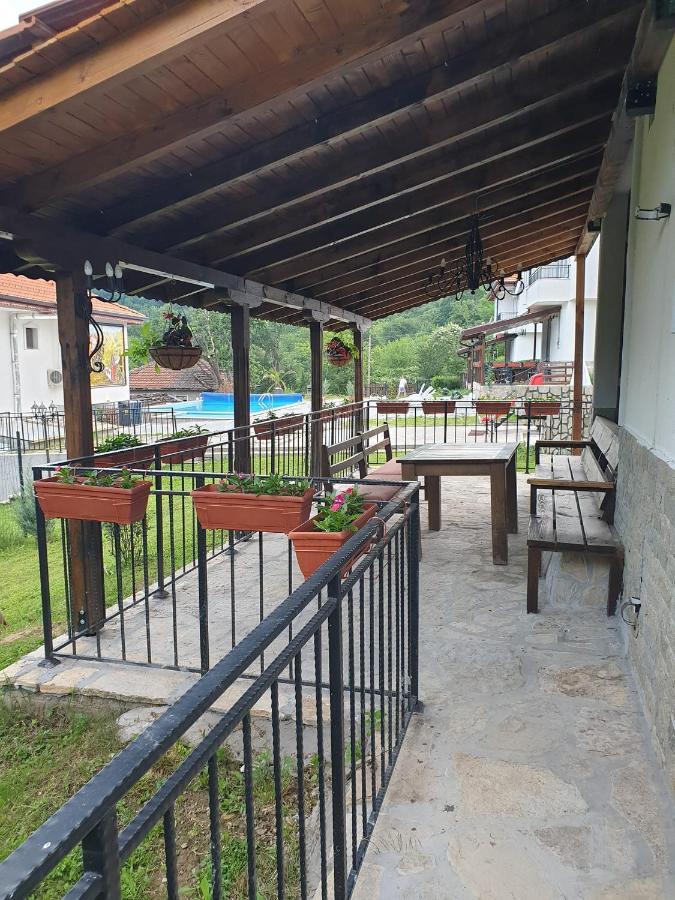 Бадевски Рай-Къща Любов Badevtsi Exterior foto